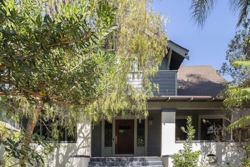 01 1810 S Hobart Blvd