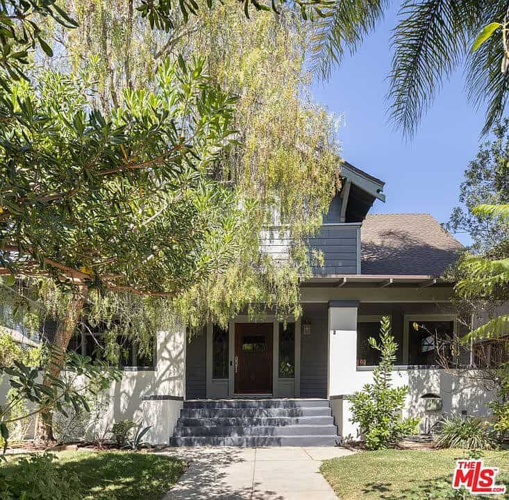 01 1810 S Hobart Blvd
